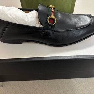 Gucci Black Leather Loafers with Gold and Green Accent (never worn)